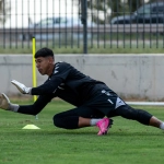 Спортсмен тренирует рефлексы с помощью мини-игр онлайн-казино